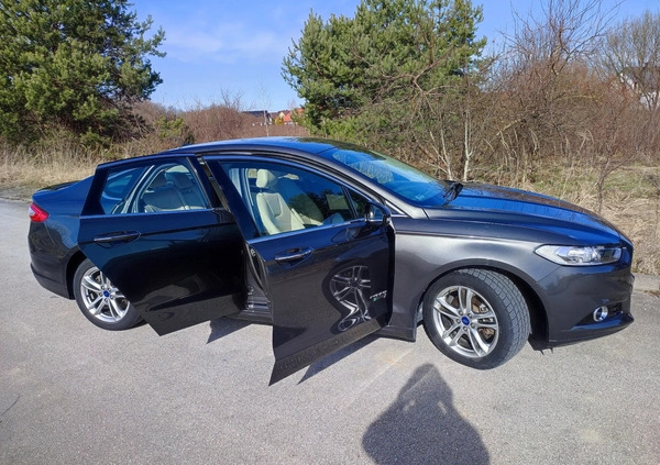 Ford Mondeo cena 61800 przebieg: 129140, rok produkcji 2016 z Chmielnik małe 704